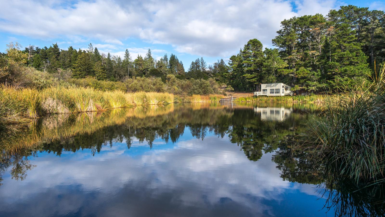 Midpen's David C. Daniels Nature Center on the shores of Alpine Pond in the Skyline Ridge Preserve. (Karl Gohl) 