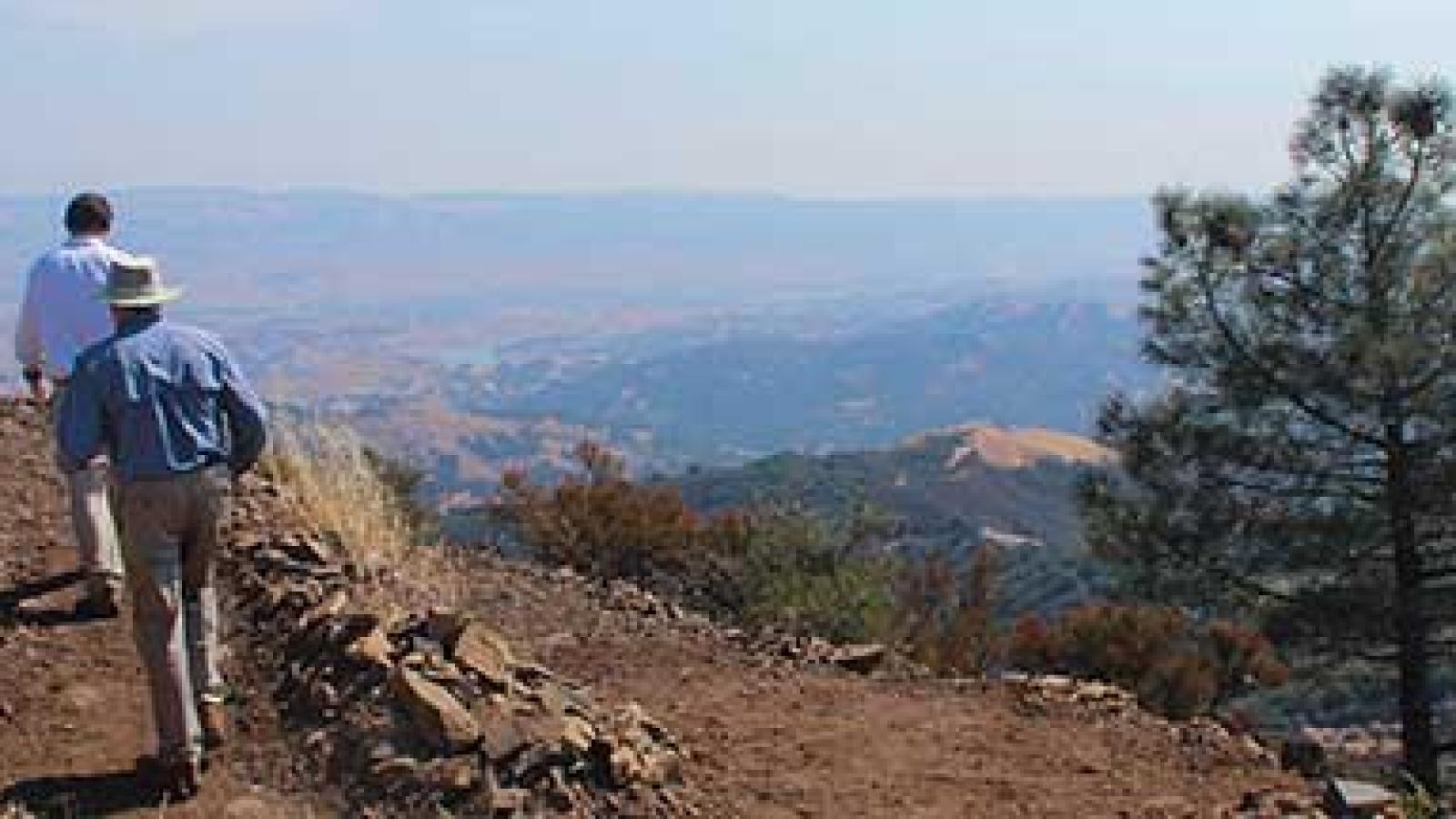 hikers on mount umunhum trail