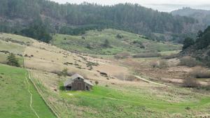 Cloverdale Ranch Vista and barn