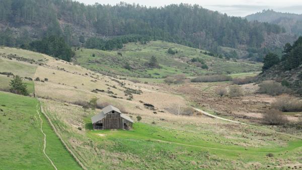 Cloverdale Ranch Vista and barn