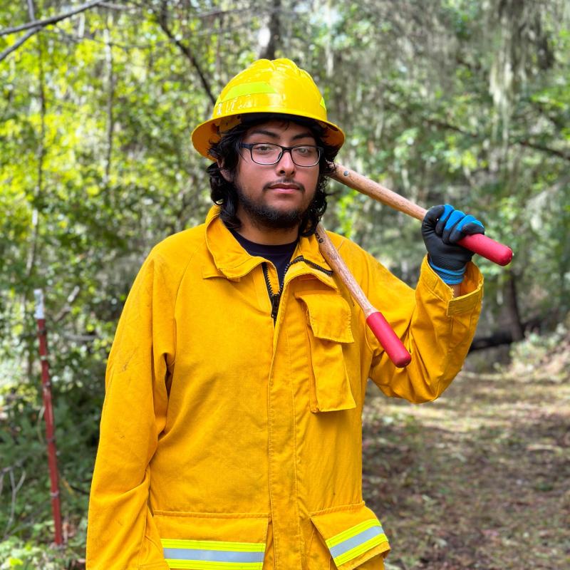 SFCC member at a wildland fire resiliency project in La Honda Creek Open Space Preserve. (Frances Freyberg)